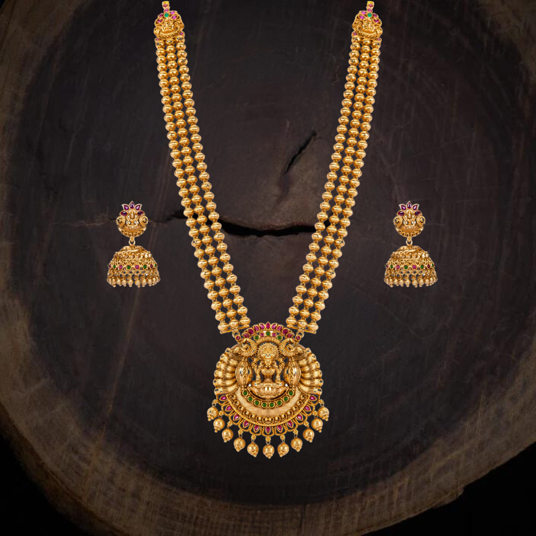 Three layered necklace set