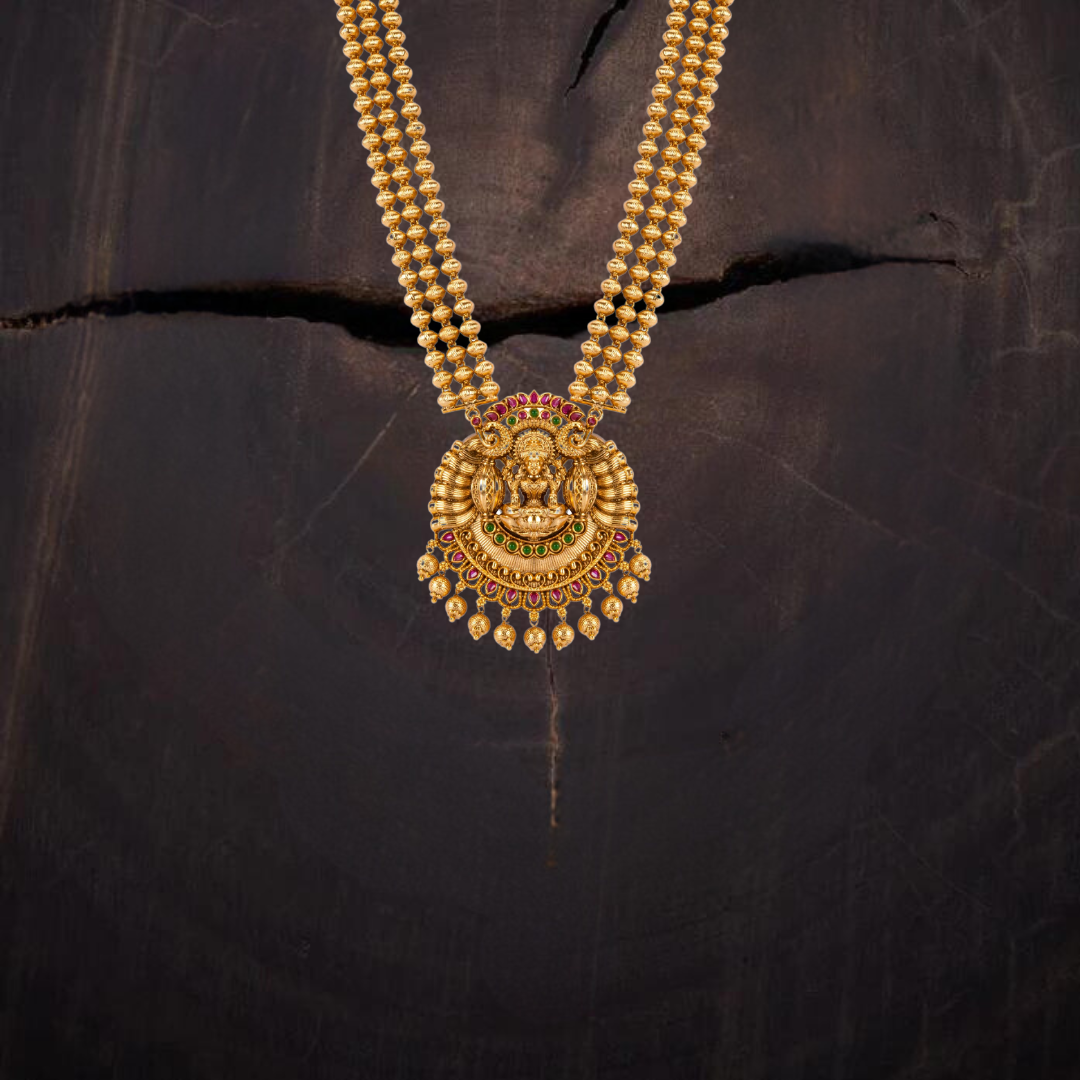 Three layered necklace set