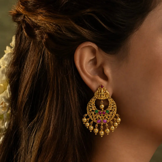 Best Jumki Earrings 2026 — South Indian Jhumka Style Guide | STJ