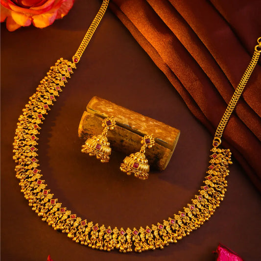 Short Necklace Set