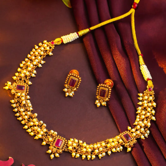 White Pearl Short Necklace Set