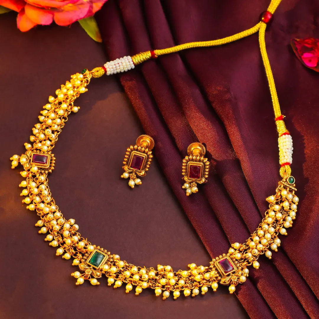 White Pearl Short Necklace Set