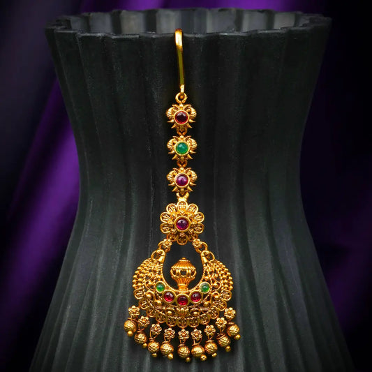 Minimalist Temple Maang Tikka – Gold-Plated Ruby Design