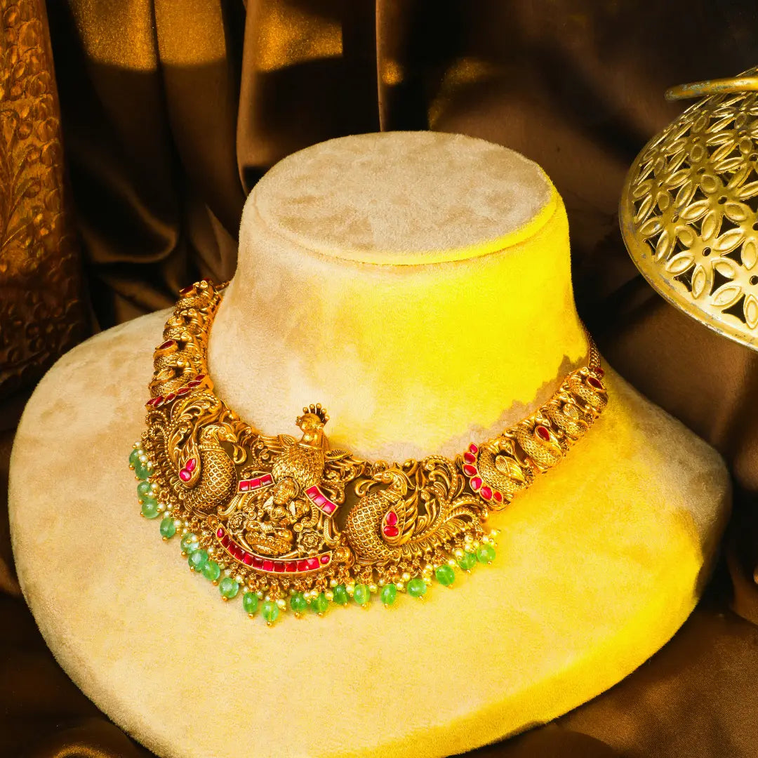 Short Necklace Set