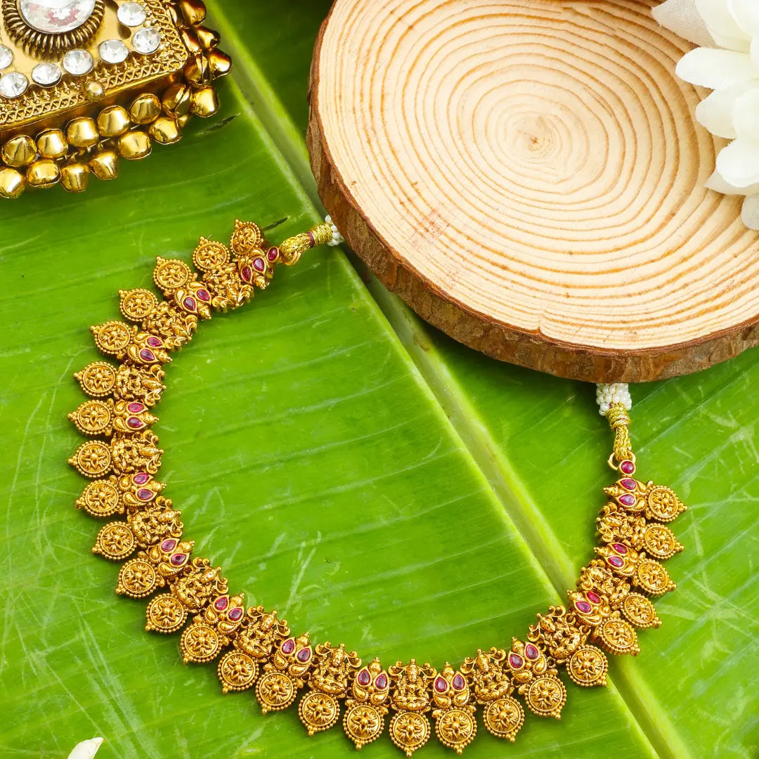 Mangala Dori Temple Jewellery Short Necklace Set with Thread Design