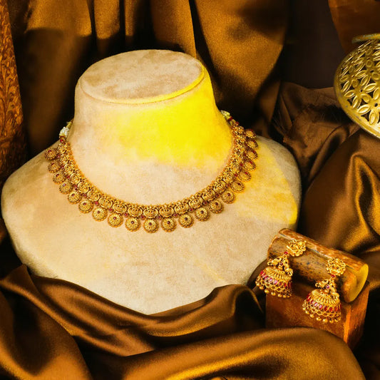 Short Necklace Set