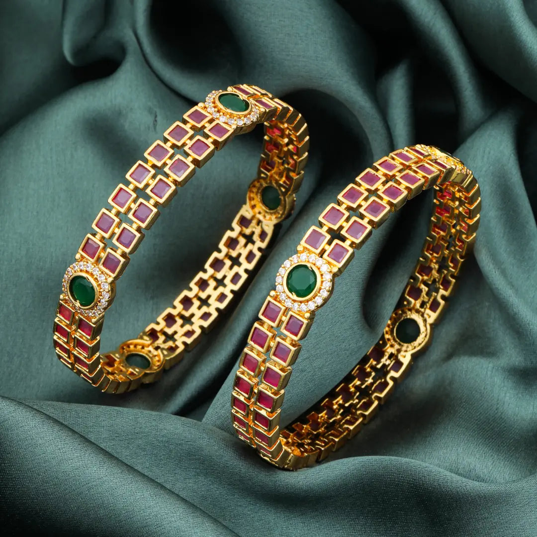 Detailed Finish Ameican Daimond Paired Bangle