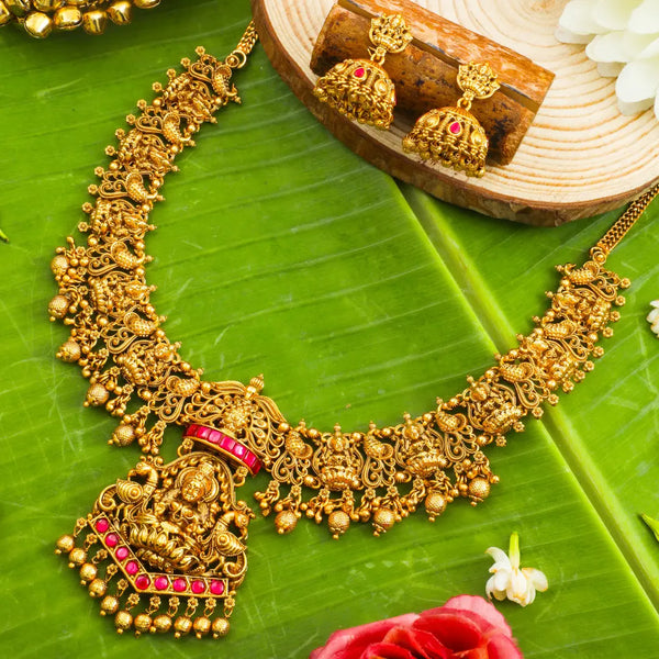 Abha Lakshmi Temple Jewellery Pendant Short Necklace Set