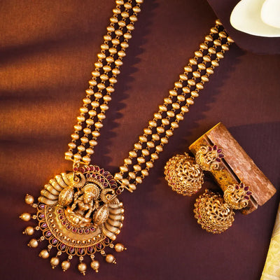 Three layered necklace set