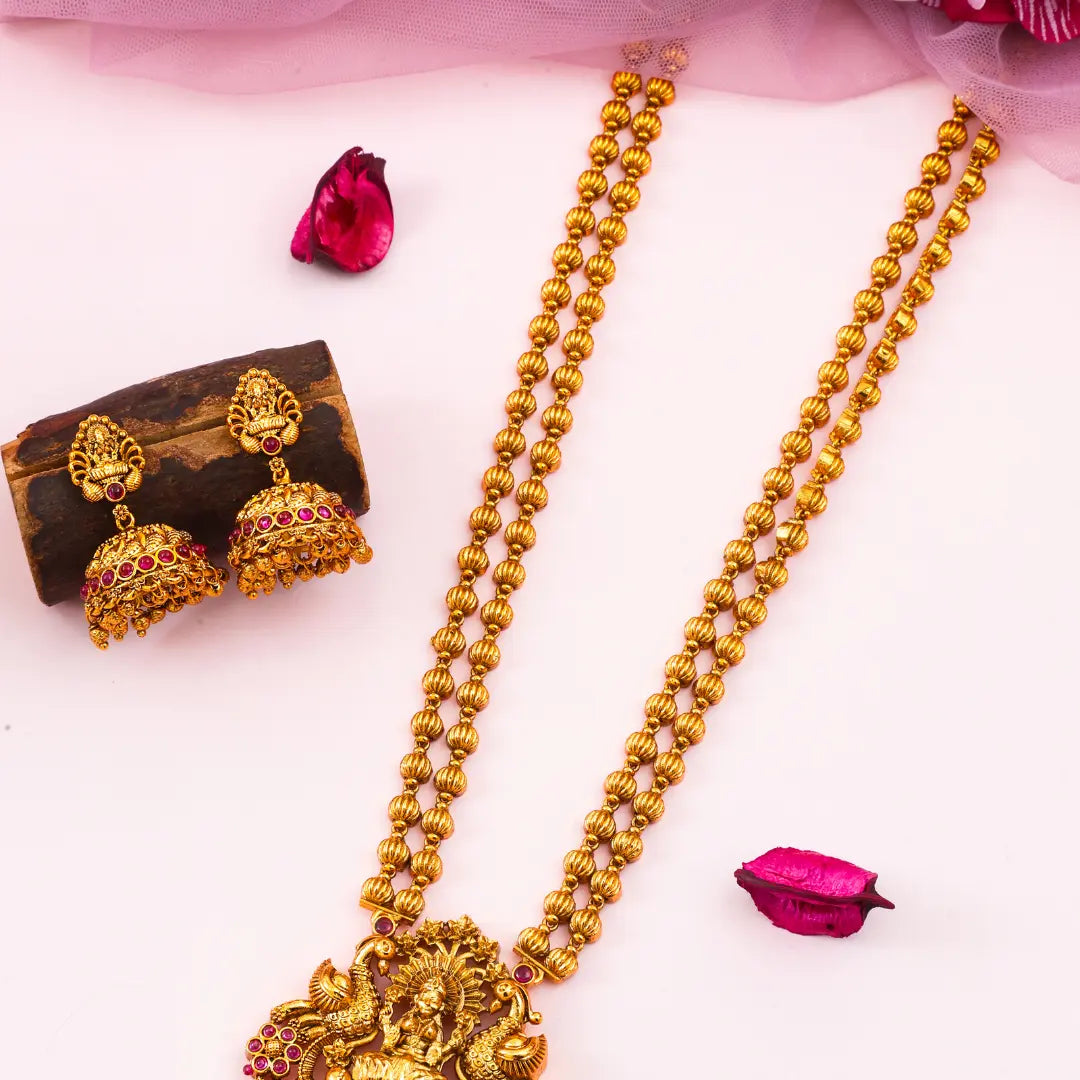 Modern Minimal Gold Pendant Set – Everyday Ethnic Elegance